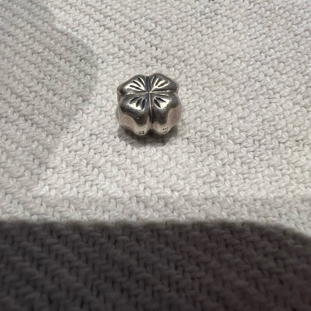 PANDORA silver four leaf clover